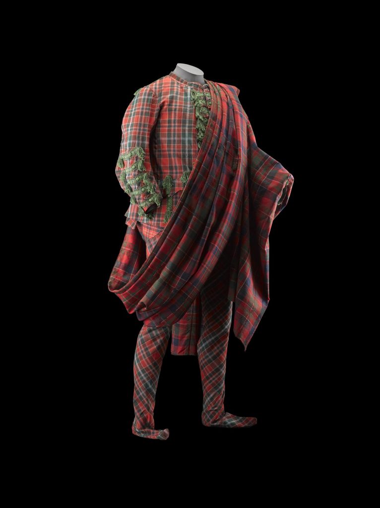 Highland dress de Sir John Hynde Cotton - 1744 - K.2005.16.2 Image : National Museums Scotland