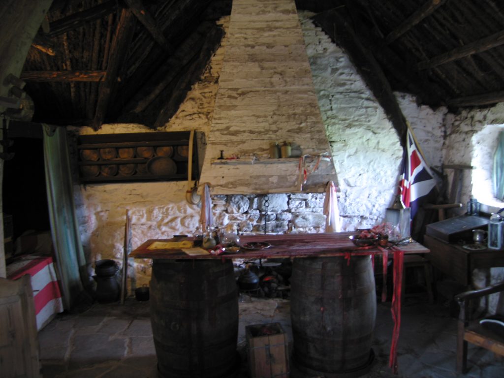 L'intérieur de Leanach reconstitué comme au 18e siècle / photo : Auz