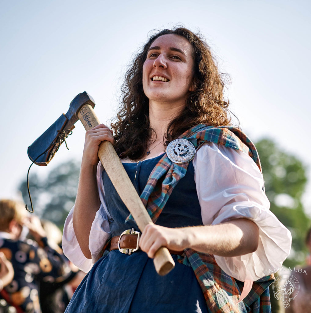 Clanswoman des Highlands du XVIIIe siècle - Saor Alba à Sully sur Loire - Photo par Vectan Prod
