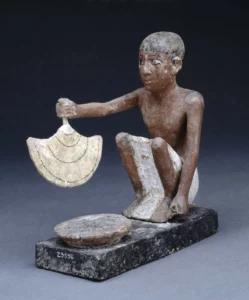 Bois peint, Égypte, entre 2200 et 1800 av. J.-C. © The Trustees of the British Museum